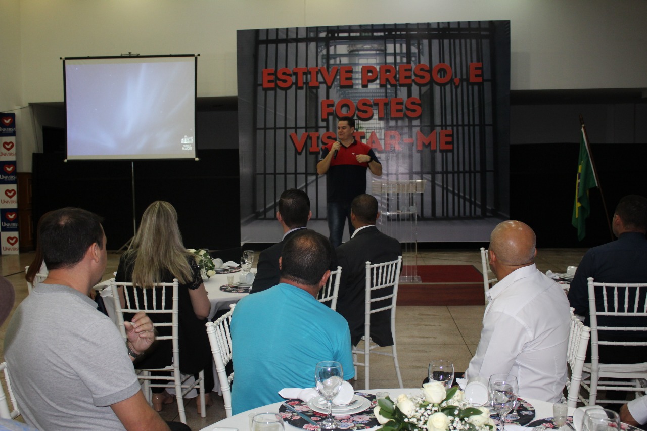 Imagem de capa - Programa social promove encontro com autoridades do Paraná para discutir ressocialização dos presos